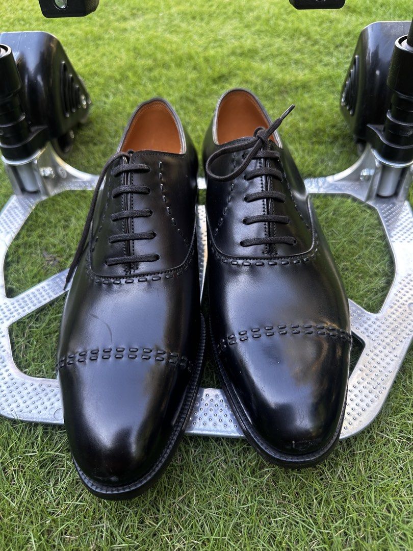 JOHN LOBB 6.5E (7.5US) (Category: Dress Shoes) located in Tacurong. Submitted by locationtacurongcitymindanao (Listing ID 1470842050, Image 3). Description: Excellent Condition John Lobb 2008 Year Model Black Calfskin Location: Tacurong City Mindanao .
