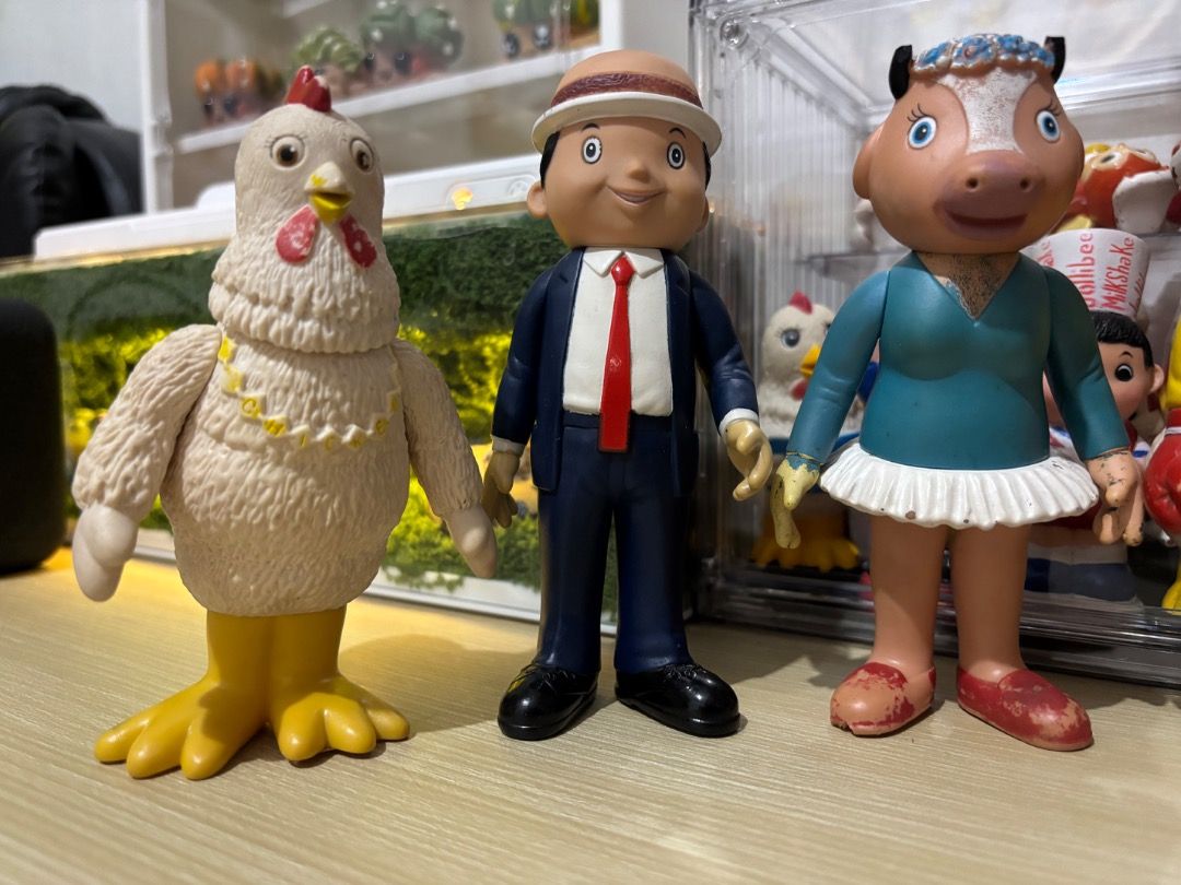 Vintage Jollibee standee complete set (Category: Figurines & Statues) located in Quezon City. Submitted by arieljr24 (Listing ID 1470894858, Image 3). Description: As is condition Free shipping nationwide Price is negotiable.