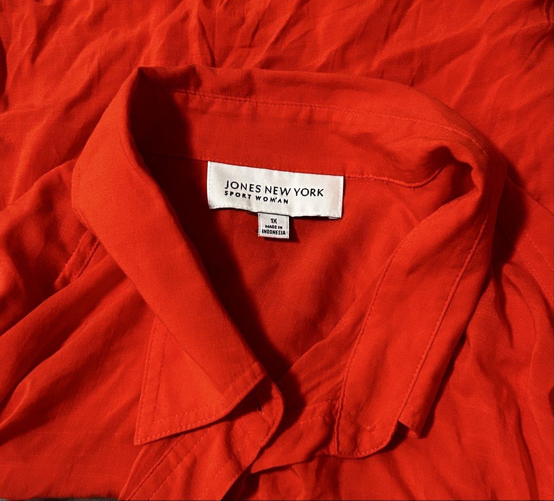 JONES NEW YORK (Category: Shirts) located in Davao. Submitted by sart0ria85 (Listing ID 1470775771, Image 3). Description: Vibrant orange-red longsleeves in collared neckline, front button closure, two chest pockets with button flaps, and long sleeves with roll-up button tabs. 100% VISCOSE MADE IN INDONESIA 🇮🇩 Xl. Size 12 EXCELLENT CONDITION (99/100).