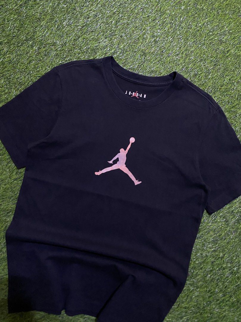 JORDAN (Category: Tshirts & Polo Shirts ) located in Manila. Submitted by niftythrifttt (Listing ID 1470862179, Image 2). Description: JORDAN SIZE M WIDTH - 18.5 LENGTH - 28 COLOR RATE 9.8 EXCELLENT CONDI NO ISSUE.