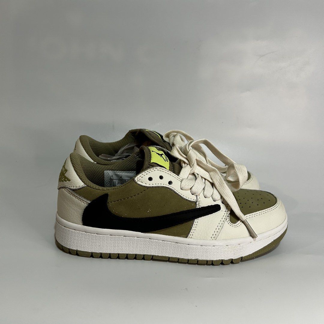 Jordan 1 (Category: Sneakers) located in Iloilo. Submitted by shapatos_12 (Listing ID 1470900226, Image 1). Description: .