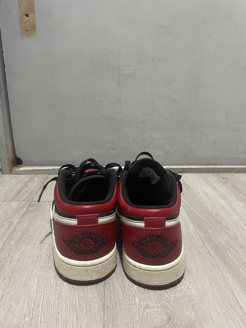 jordan 1 low bred (Category: Sneakers) located in Manila. Submitted by youngdrei (Listing ID 1470795624, Image 2). Description: jordan 1 low bred Size 10 Good condition no issue, need wash only Authentic .