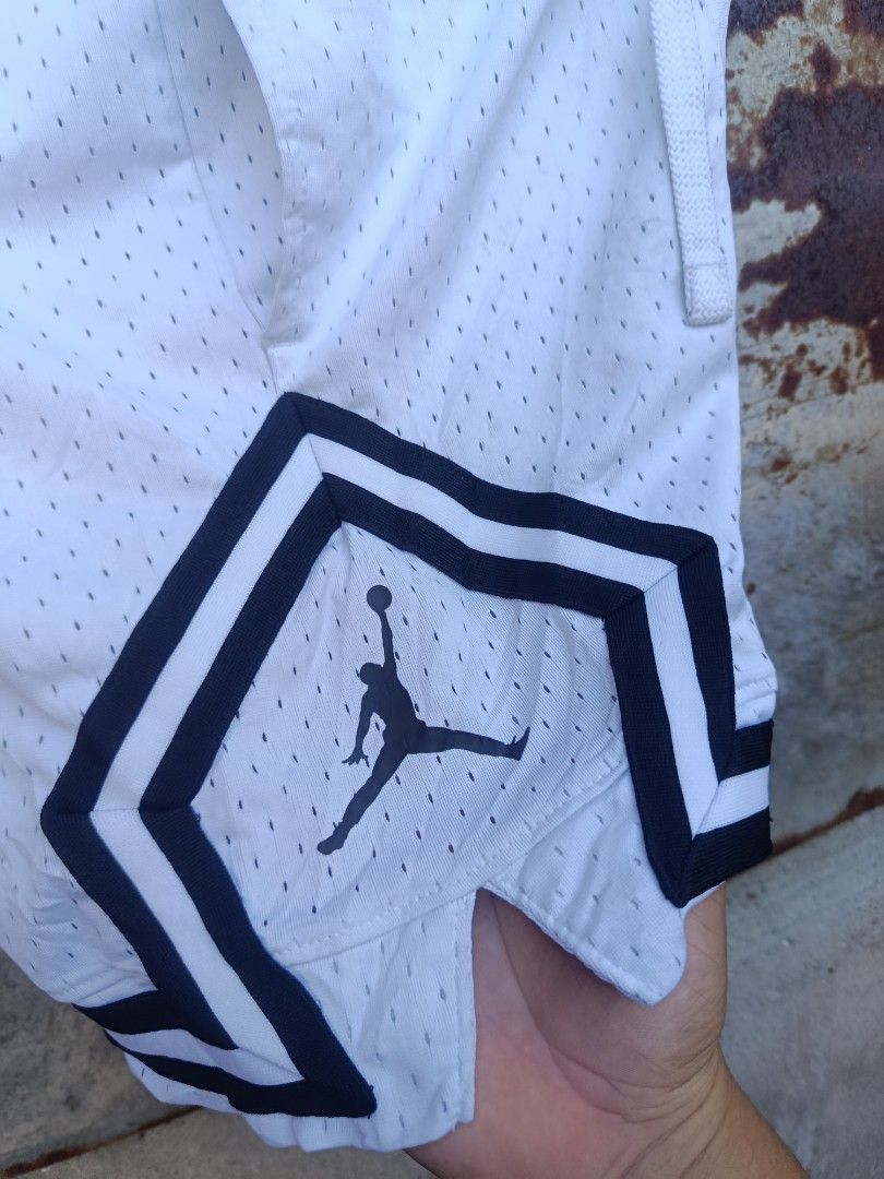 JORDAN DAIMOND SHORTS (Category: Activewear) located in Iloilo. Submitted by _lemornosnas02 (Listing ID 1470810076, Image 3). Description: JORDAN DIAMOND SHORTS MEDIUM ON SIZE DIMES 15X18 LOCATION ILOILO PLUS SHIP VIA LBC.