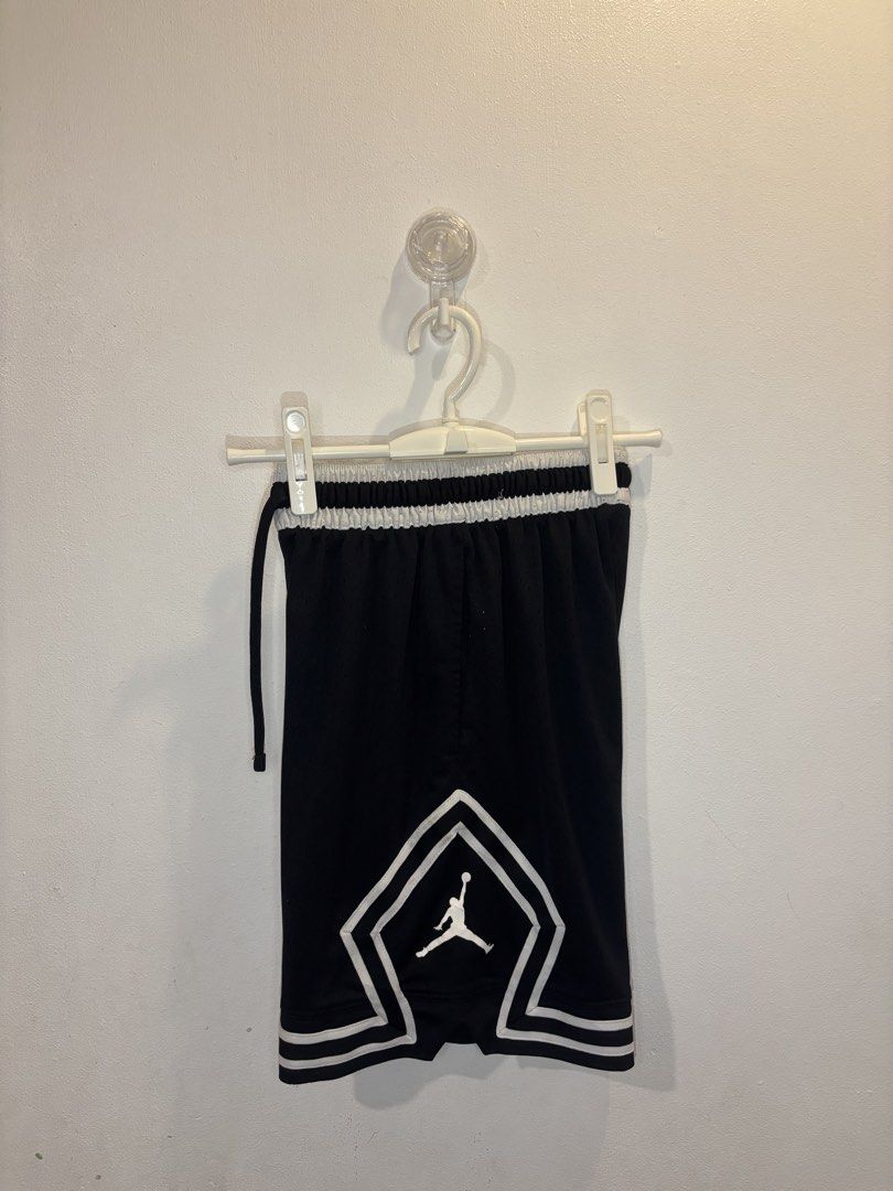 JORDAN DIAMOND SHORT (Category: Shorts) located in Makati City. Submitted by sweetfitforyouph1200 (Listing ID 1470860307, Image 1). Description: Jordan diamond Latest model No issue Like new.