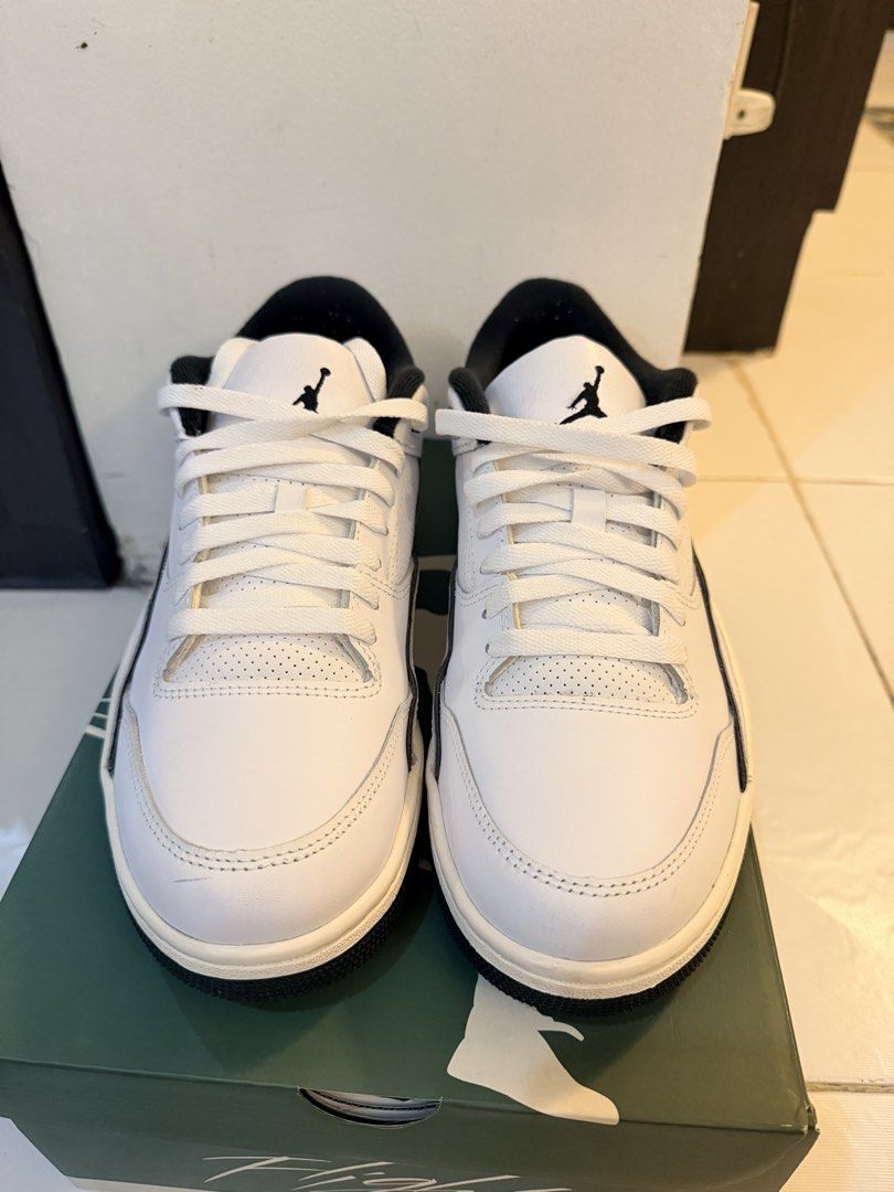 Jordan Flight Court White Black Size 10 (Category: Sneakers) located in Quezon City. Submitted by ponchcan (Listing ID 1470833818, Image 2). Description: - Model: Jordan Flight Court - Colorway: White and Black - Size: 10 US - Condition: Clean leather upper with minor wear on bottom treads - Details: Classic Jumpman branding on tongue/heel, Flight script on lateral side and outsoles - Packaging: Original green box included.