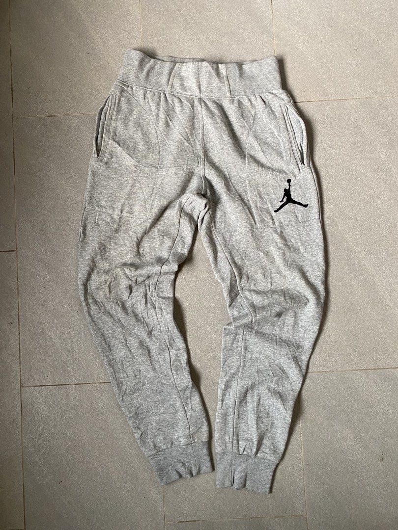 Jordan Jogger pants (Category: Joggers) located in Digos. Submitted by thriftflexph (Listing ID 1470748475, Image 2). Description: Size&Dimes:29-32 x 40.5 Color&Condi:9.5/10 DM for more information 🫶 Items are all thrifted/Handpicked Can ship nationwide🇵🇭 Add Shipping Fee ✈️🎁.