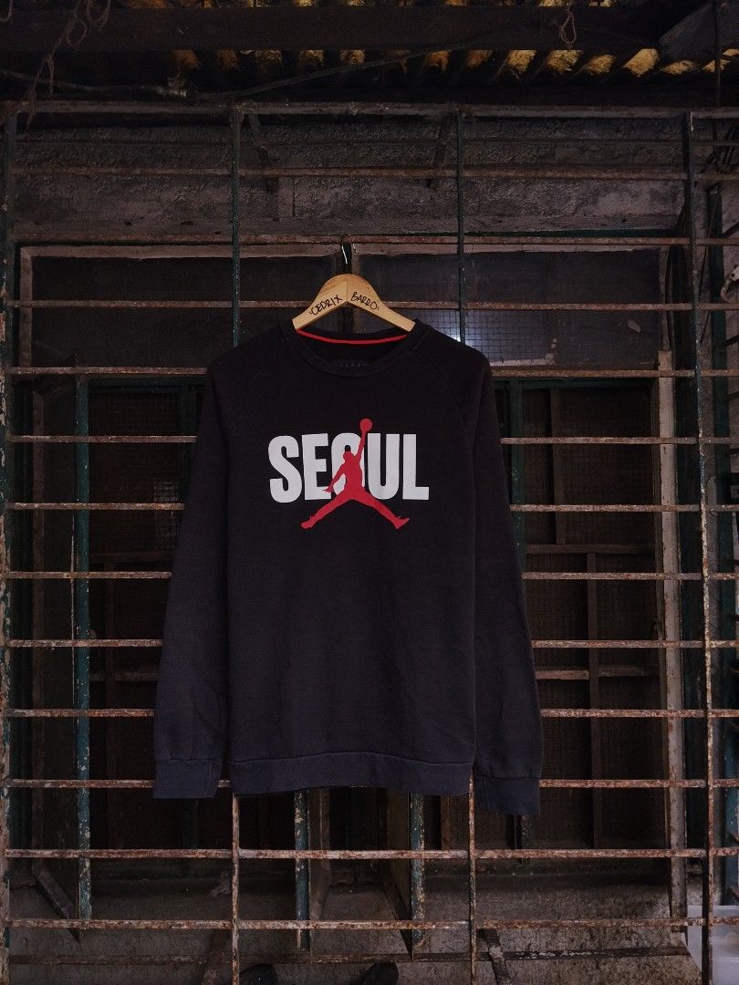 Jordan Seoul Biglogo Sweater Black (Category: Coats, Jackets and Outerwear) located in Pasay City. Submitted by swoosh_collector (Listing ID 1470802520, Image 1). Description: Jordan Seoul Biglogo Sweater Black • Size Large on Tag • Dimes W 21 | L 28 • Colorate 9/10 • Excellent Condition • Authentic Original • Complete Tags • No issue DM for more info 📩.