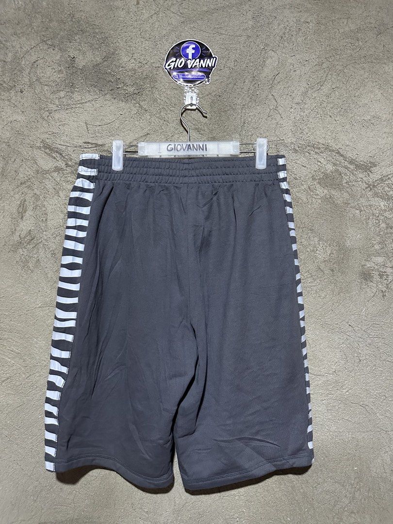 Jordan Short embroidered (Category: Activewear) located in Ozamiz City. Submitted by quick_done_deals (Listing ID 1470768494, Image 3). Description: 🛒 ** Jordan ** 🩶 💯 Excellent Condition 📐 Dimes: Length: 21.5 Waist: 30-36 Leg Opening: 11 🔍 Issue: None 🎨 Color Rate: 9.5 / 10.