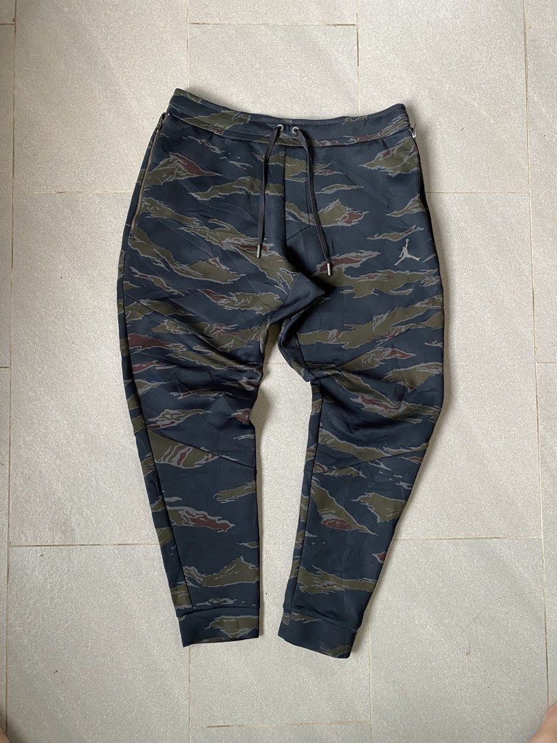 Jordan Tiger stripe Camouflage (Category: Joggers) located in Digos. Submitted by thriftflexph (Listing ID 1470750583, Image 1). Description: Size&Dimes:34-36 x 39 Color&Condi:Like new issue:Not sure kung issue ang jumpman Logo DM for more information 🫶 Items are all thrifted/Handpicked Can ship nationwide🇵🇭 Add Shipping Fee ✈️🎁.