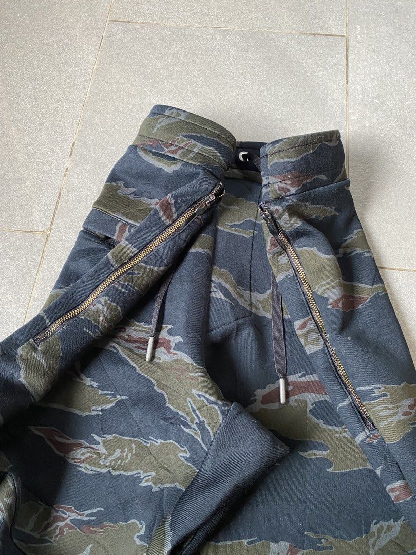 Jordan Tiger stripe Camouflage (Category: Joggers) located in Digos. Submitted by thriftflexph (Listing ID 1470750583, Image 3). Description: Size&Dimes:34-36 x 39 Color&Condi:Like new issue:Not sure kung issue ang jumpman Logo DM for more information 🫶 Items are all thrifted/Handpicked Can ship nationwide🇵🇭 Add Shipping Fee ✈️🎁.
