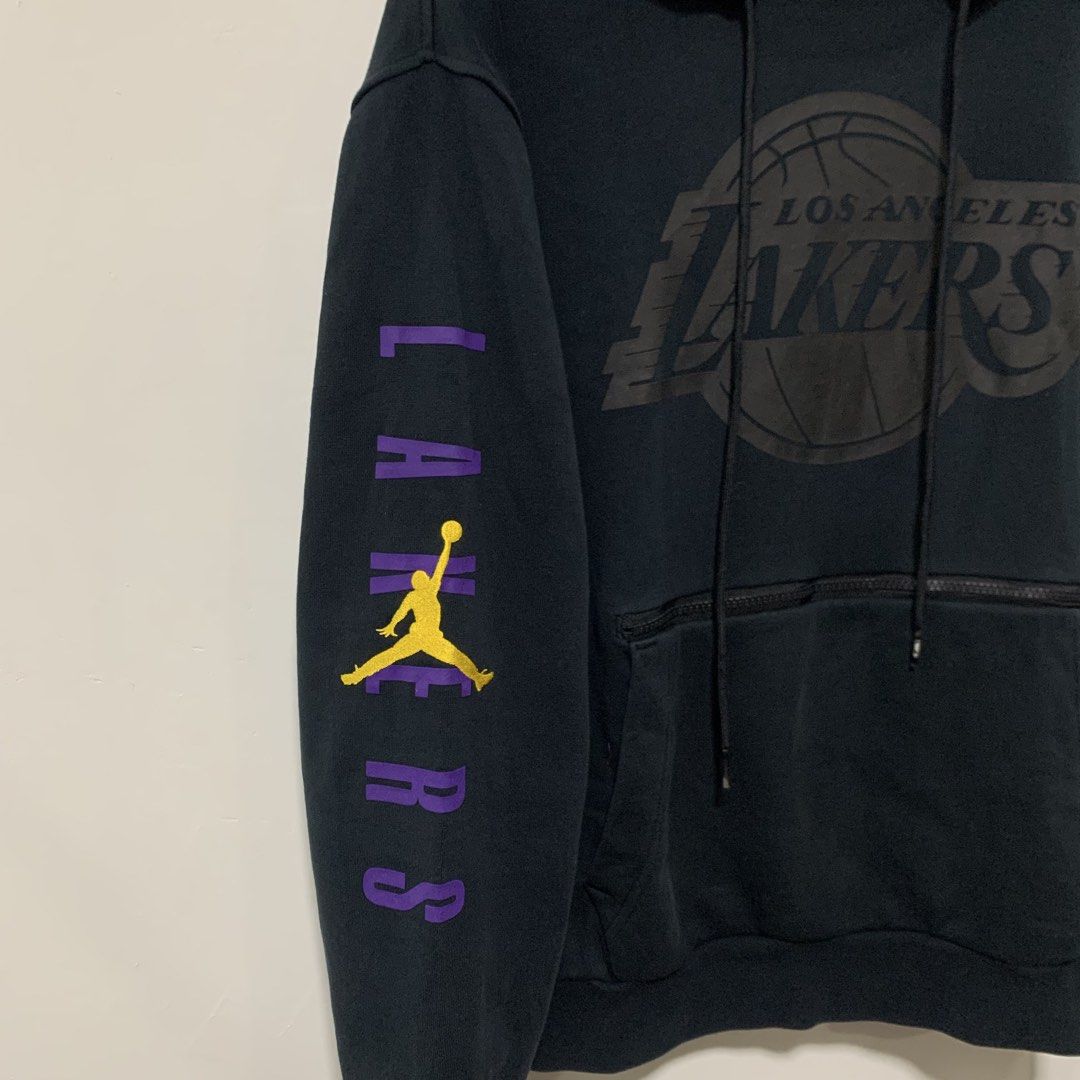 Jordan x Nba lakers (Category: Hoodies) located in Cavite. Submitted by yobubsss (Listing ID 1470915794, Image 3). Description: Size Large 23w 27L Good condition No issue.