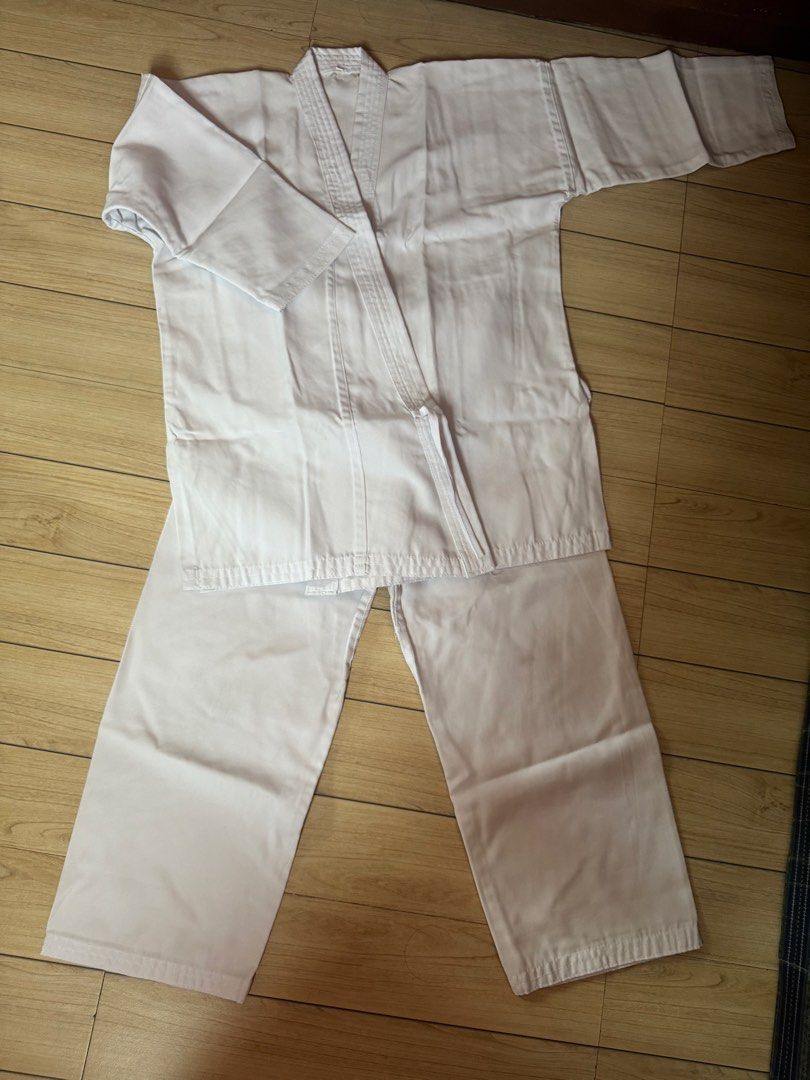 judo/aikido/taekwondo uniform (Category: Combat Sports) located in Malabon City. Submitted by nanayinah (Listing ID 1470790401, Image 1). Description: - size M - used only during PE class in college.