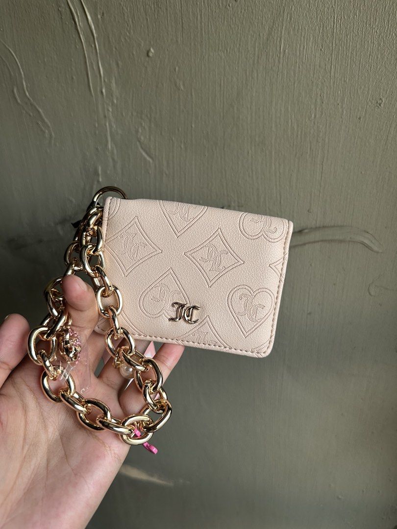 JUICY COUTURE TOP NOTCH CC KEY FOB (Category: Wallets & Card holders) located in Pasig City. Submitted by thesipsnapofficial (Listing ID 1470896016, Image 1). Description: .