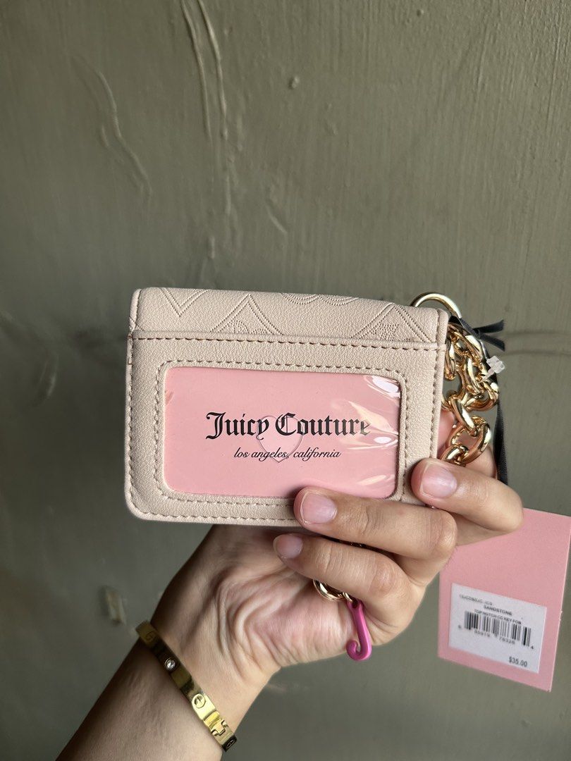 JUICY COUTURE TOP NOTCH CC KEY FOB (Category: Wallets & Card holders) located in Pasig City. Submitted by thesipsnapofficial (Listing ID 1470896016, Image 2). Description: .