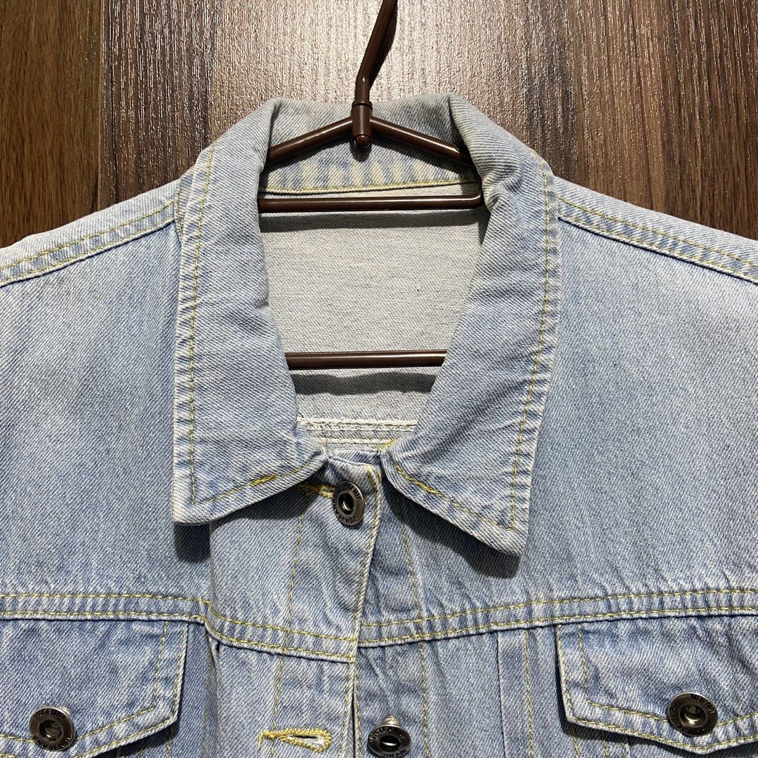 Jun Jeans Light Blue Denim Jacket (Category: Coats, Jackets and Outerwear) located in Marikina City. Submitted by jeliie (Listing ID 1470884840, Image 2). Description: can fit to s-m size.