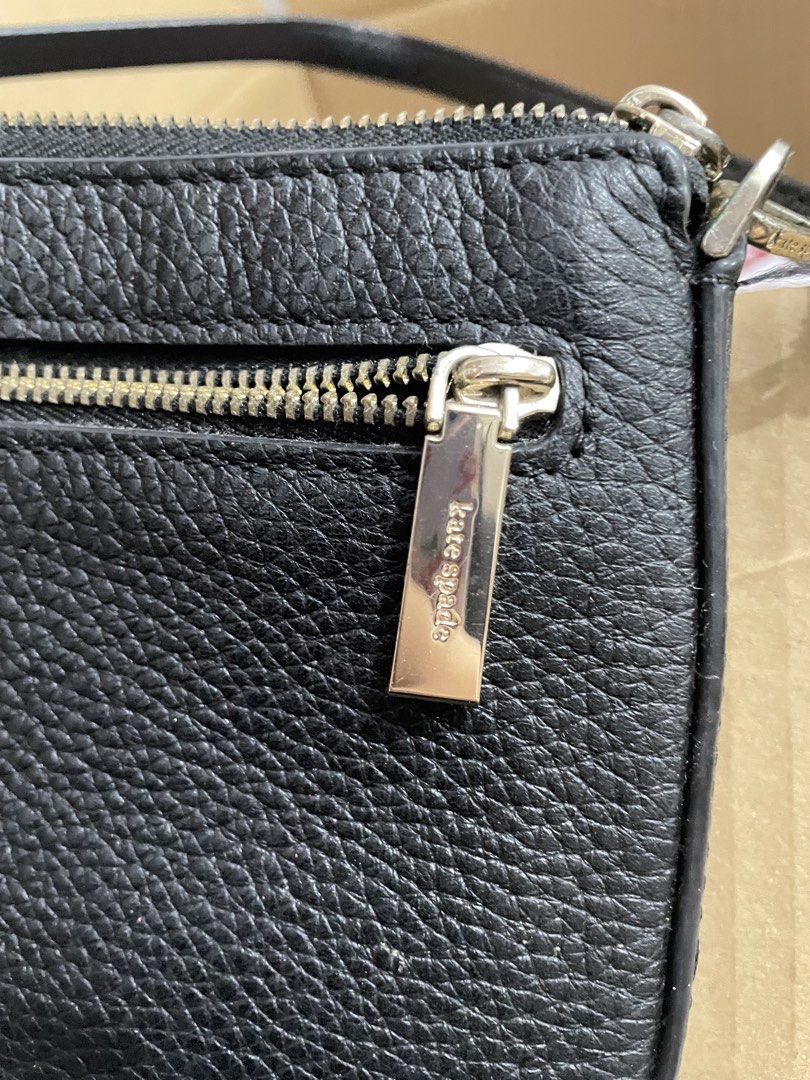 kate spade wristlet convertible bag (Category: Purses & Pouches) located in Manila. Submitted by ilovemangow (Listing ID 1470888738, Image 3). Description: original kate spade no major flaws need lang linisin.