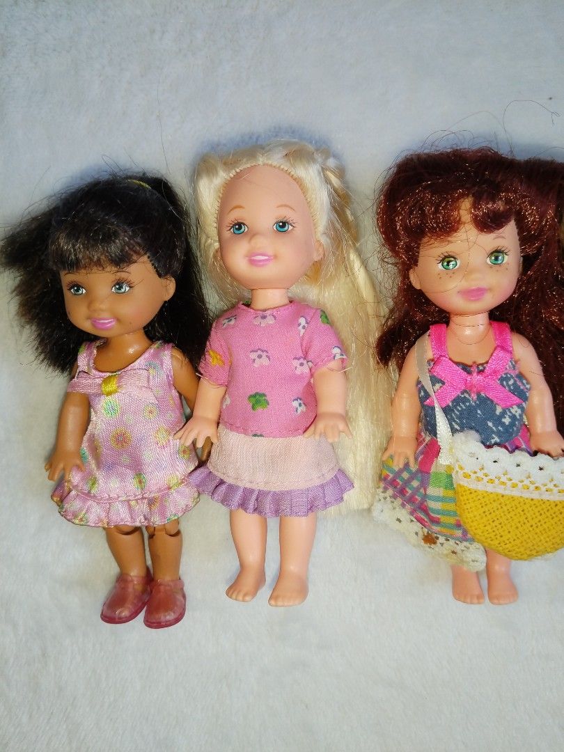Kelly & friends doll set (Category: Kids Toys) located in Goa. Submitted by liz1104 (Listing ID 1470863020, Image 3). Description: Authentic Mattel produced dolls. Chelsie & peppermint Kelly - (with og red shoes) both wear og outfit. 1st doll - morena has articulated knees (loose), hands moveable side wards. Peppermint Kelly has penmark on her back. 4th doll has minor flaw on lips. All are wearing original Kelly clothes. Gcash First to pay Sf on 