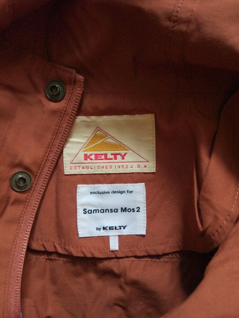Kelty for Samansa Mos2 Poncho F (Category: Coats, Jackets and Outerwear) located in Pasay City. Submitted by denimdude.ph (Listing ID 1470828560, Image 3). Description: free size fade at lower back, last pic.