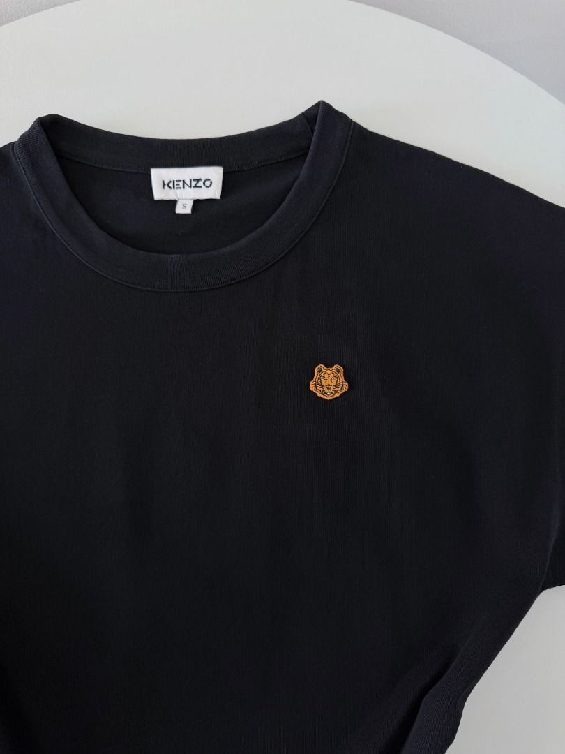 Kenzo Tiger Crest Oversized sleeveless shirt (Category: Others Tops) located in Cabanatuan. Submitted by argarments.ph (Listing ID 1470848487, Image 2). Description: Tagged: Small on tag Width 18" | Length 22.5" Condition: Great condition Issue(s): -.