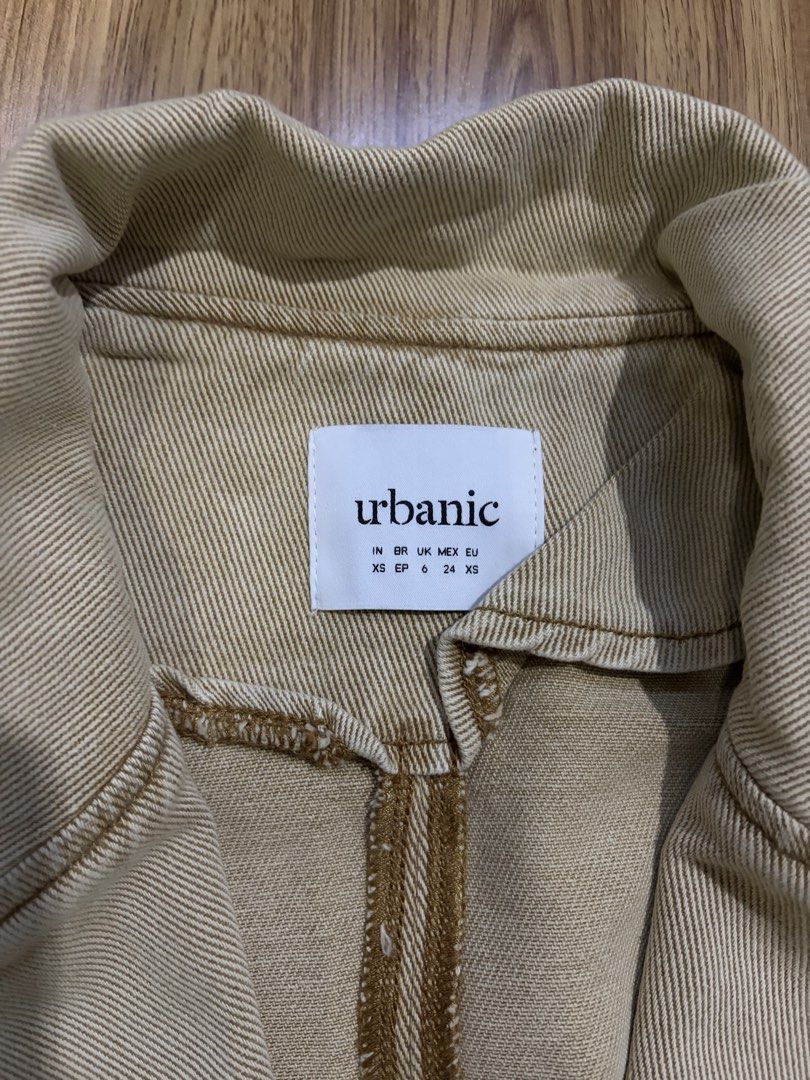Khaki Sleeveless Top (Category: Others Tops) located in San Pedro. Submitted by nikkiabc.777 (Listing ID 1470748794, Image 3). Description: Urbanic Khaki Sleeveless Croptop - brandnew; with tags - from London - color: khaki - size: xs to semi medium .