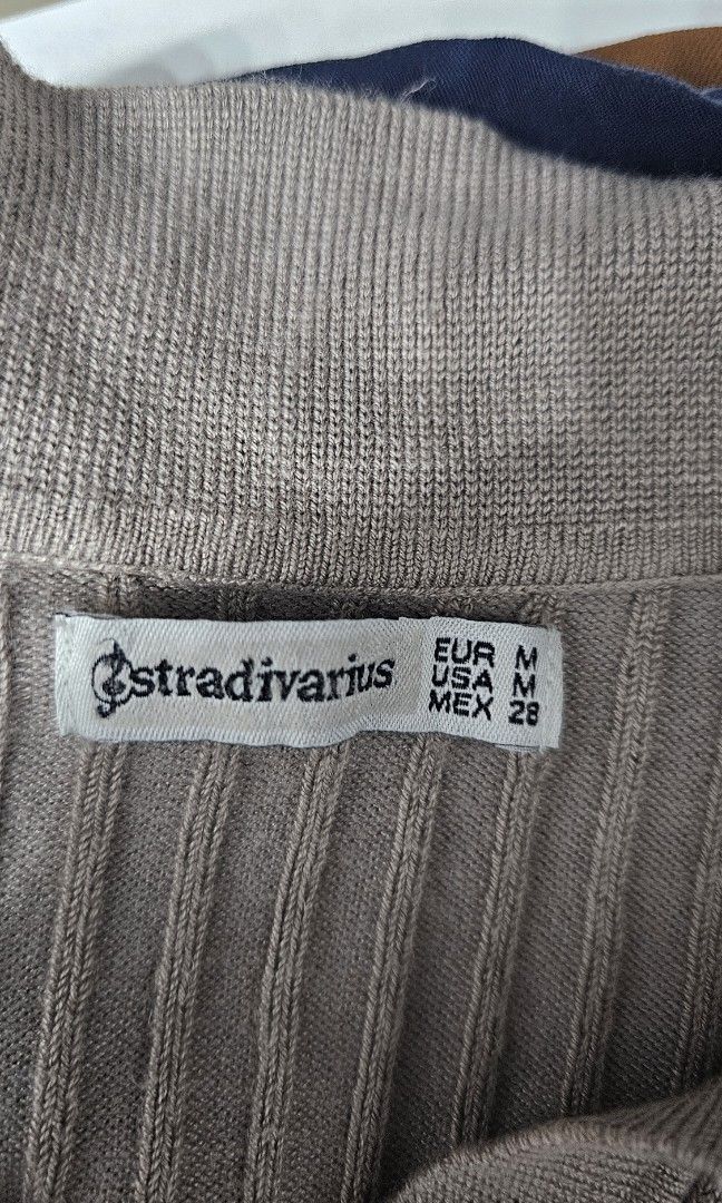 Knitted Beige Top (Category: Blouses) located in Manila. Submitted by dndgnzlz (Listing ID 1470832204, Image 2). Description: Brand: Stradivarius Size: Medium Worn few times Payment first policy MOP: BPI, Gcash, Maya Courier: LBC, J&T, Lalamove, Grab.