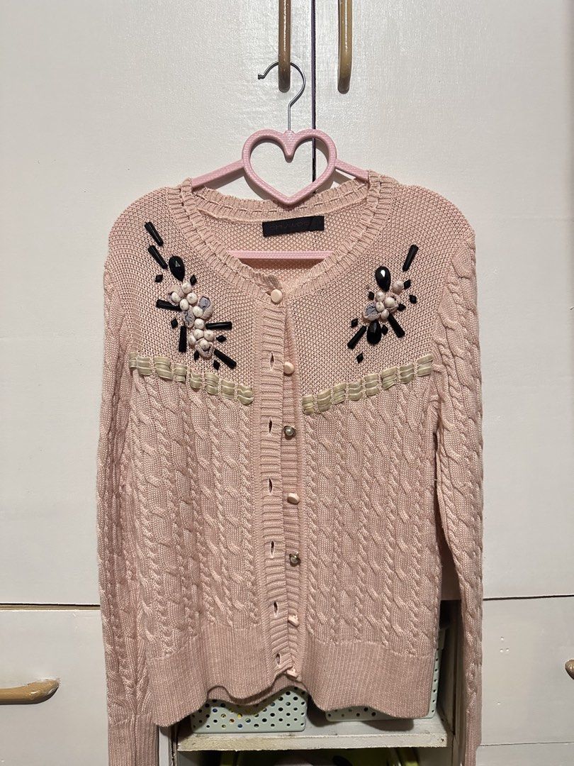 Knitted blazer/jacket (Category: Coats, Jackets and Outerwear) located in Tandag. Submitted by kawaiispreloved (Listing ID 1470851161, Image 1). Description: 300 each. 2 for 500 Small to medium.