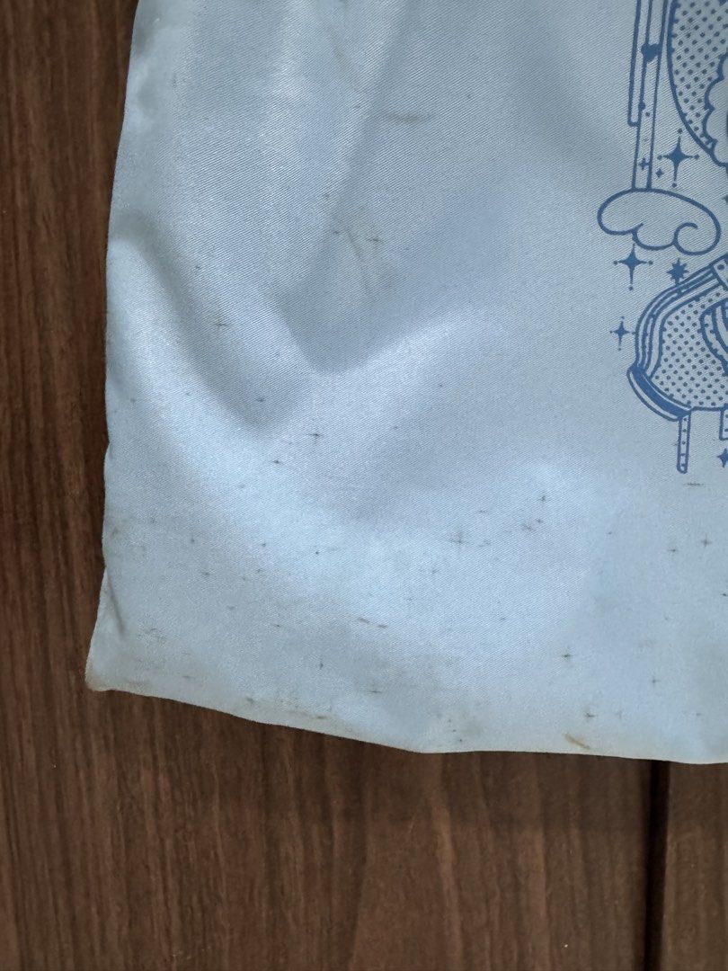 Kuromi dollymix tote bag (Category: Shoulder Bags) located in Pasig City. Submitted by kodak.blue (Listing ID 1470797409, Image 3). Description: .