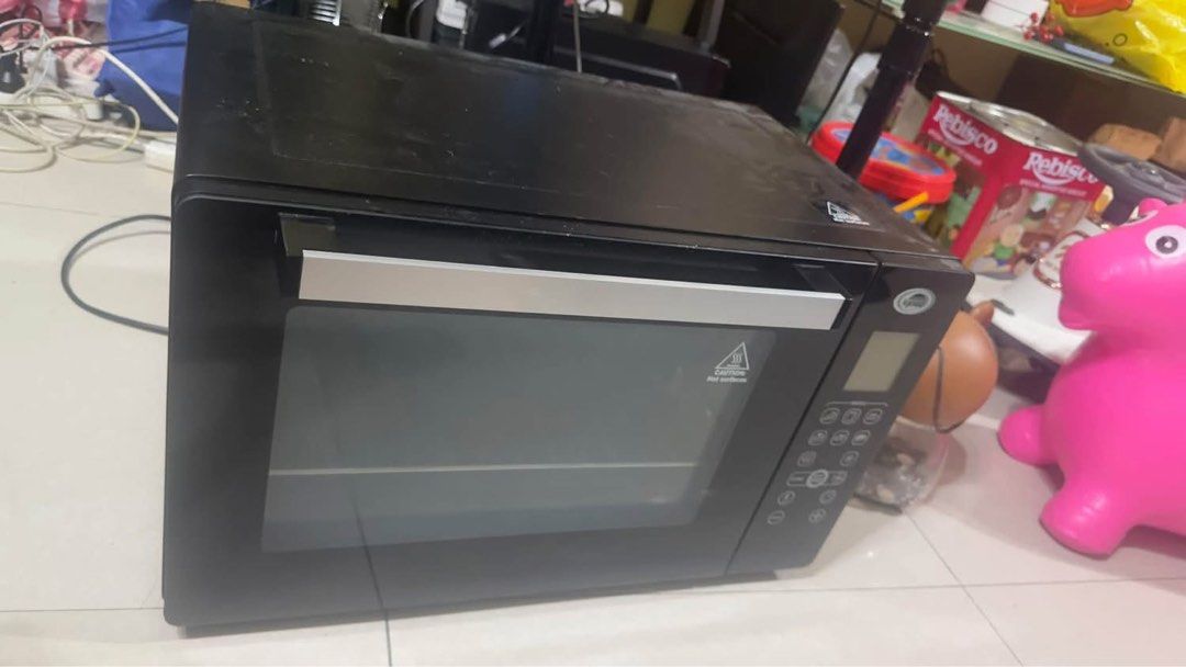 Kyowa electric oven (Category: Bakeware) located in Manila. Submitted by ivyfv04 (Listing ID 1470791655, Image 3). Description: Kyowa electric oven Kw-3352 45 liters No issue.