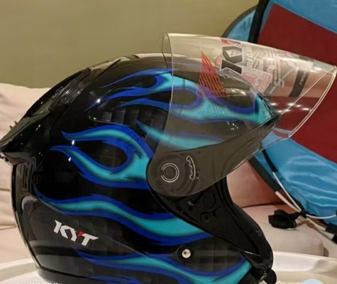 Kyt flame blue helmet large size bnew (Category: Helmets and other Riding Gears) located in Las Pinas. Submitted by ejalaisa0018665 (Listing ID 1470813886, Image 2). Description: kyt flame blue helmet large size brand new.