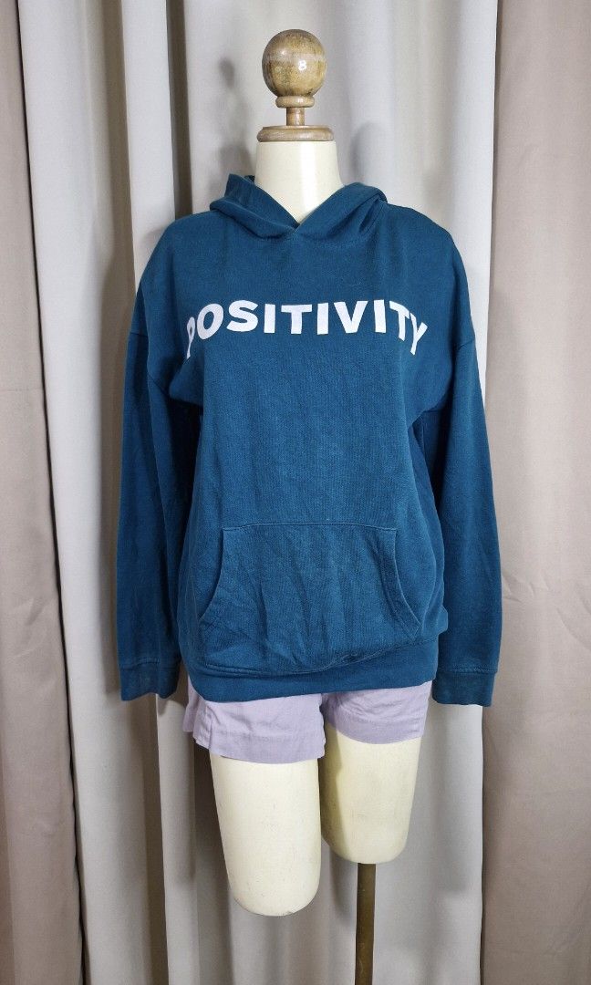 L: Kids Size Hoody Jacket (Category: Coats, Jackets and Outerwear) located in Calabanga. Submitted by deniseallyson (Listing ID 1470779199, Image 1). Description: .