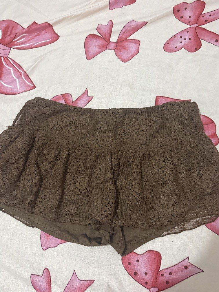 Lace brown skirt (Category: Skirts) located in Balanga. Submitted by melonayee (Listing ID 1470865000, Image 1). Description: Very new! Perfect for costumes 🩷.
