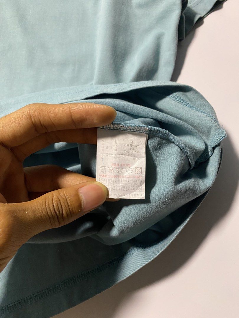 LACOSTE (Category: Activewear) located in Aurora. Submitted by oldiebutgoodie.fits (Listing ID 1470811620, Image 3). Description: LACOSTE (AUTHENTIC) 👕DETAILS EXCELLENT NO ISSUES COLOR MAY VARY DUE TO LIGHTING! 📐MEASUREMENTS SIZE 5/L ON TAG WIDTH 21 LENGTH 27.5 WE CAN SHIP NATION WIDE🚚.