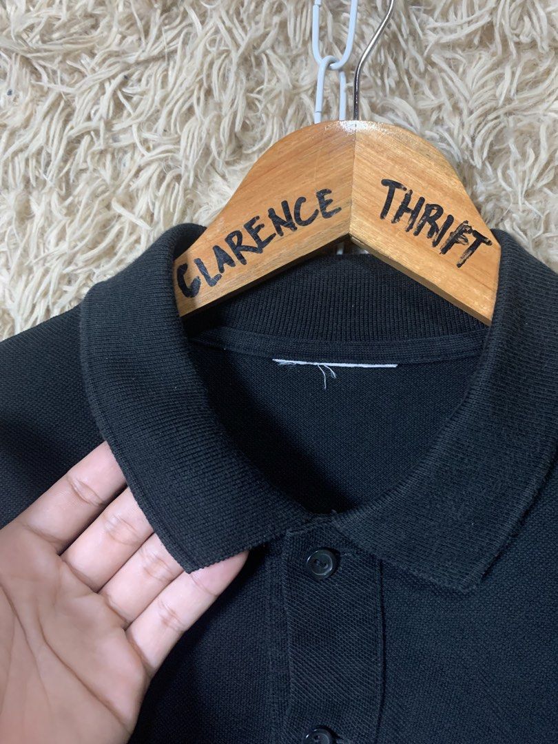 Lacoste Black Polo Shirt Size 2 (Category: Tshirts & Polo Shirts ) located in Cotabato. Submitted by clarence0918 (Listing ID 1470857493, Image 3). Description: Lacòsté Size small to med 18x27 Excellent condition 9.5/10 Color rate *sign of usage only sa collar(no collar line) Need wash only .