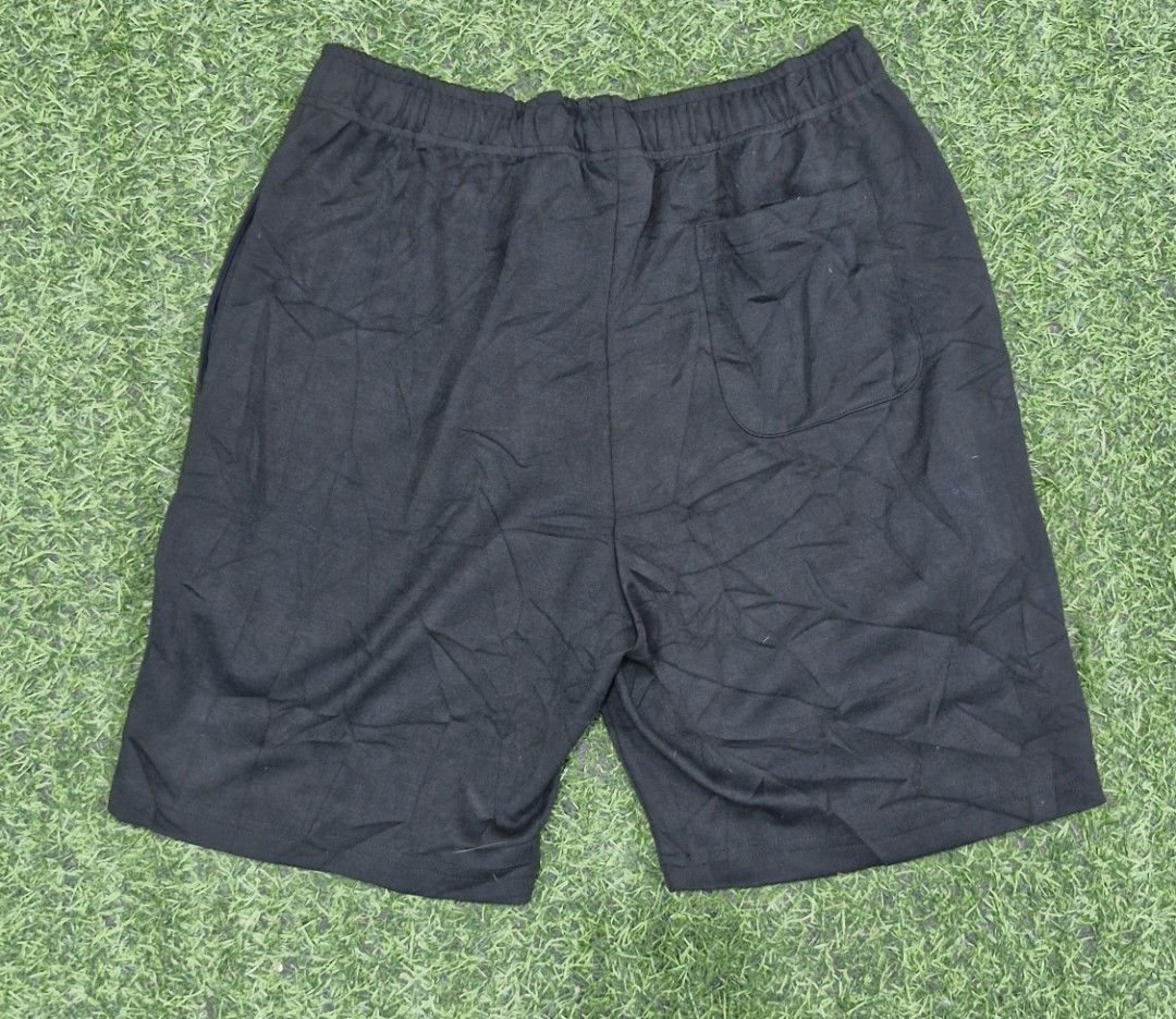 Lacoste live cotton short (Category: Shorts) located in Pili. Submitted by the_g_thrift (Listing ID 1470857185, Image 2). Description: size 4 on tag size: 28-34 length: 19 hem: 10.5 excellent condition no issue.