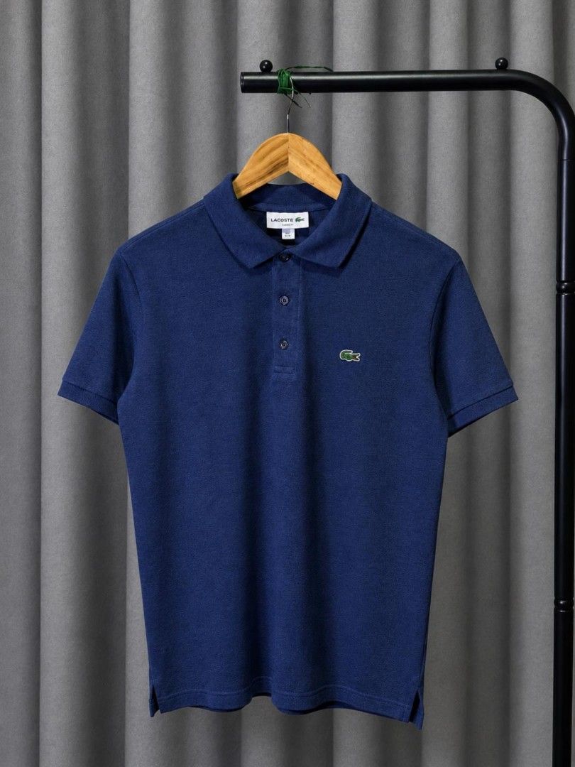LACOSTE SLIM FIT POLO SHIRT (Category: Tshirts & Polo Shirts ) located in Davao. Submitted by blazing.rachel02 (Listing ID 1470807981, Image 1). Description: Size 2 on tag 19 x 24 (fits small) Bagong bago pa No issue.