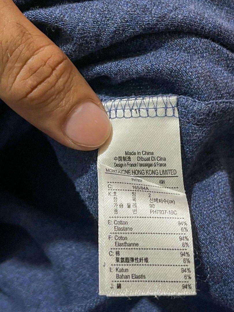 LACOSTE SLIM FIT POLO SHIRT (Category: Tshirts & Polo Shirts ) located in Davao. Submitted by blazing.rachel02 (Listing ID 1470807981, Image 3). Description: Size 2 on tag 19 x 24 (fits small) Bagong bago pa No issue.