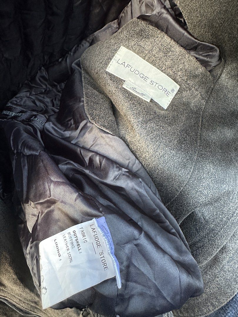 LAFUDGE BUFFED LEATHER JACKET - FOR SALE‼️ (Category: Coats, Jackets and Outerwear) located in Molave. Submitted by seriousjay (Listing ID 1470802296, Image 2). Description: LAFUDGE BUFFED LEATHER JACKET - FOR SALE‼️ ⚠️Strictly pay first via gcash For only ₱700 with shipping -Original Lafudge store -Pure Leather Suede Jacket -Unisex Mens & Ladies -No hidden flaws -Color Grade: 9.8/10 Size: (Small on tag) SMALL - MEDIUM Length: 24 Width: 25 Sleeve