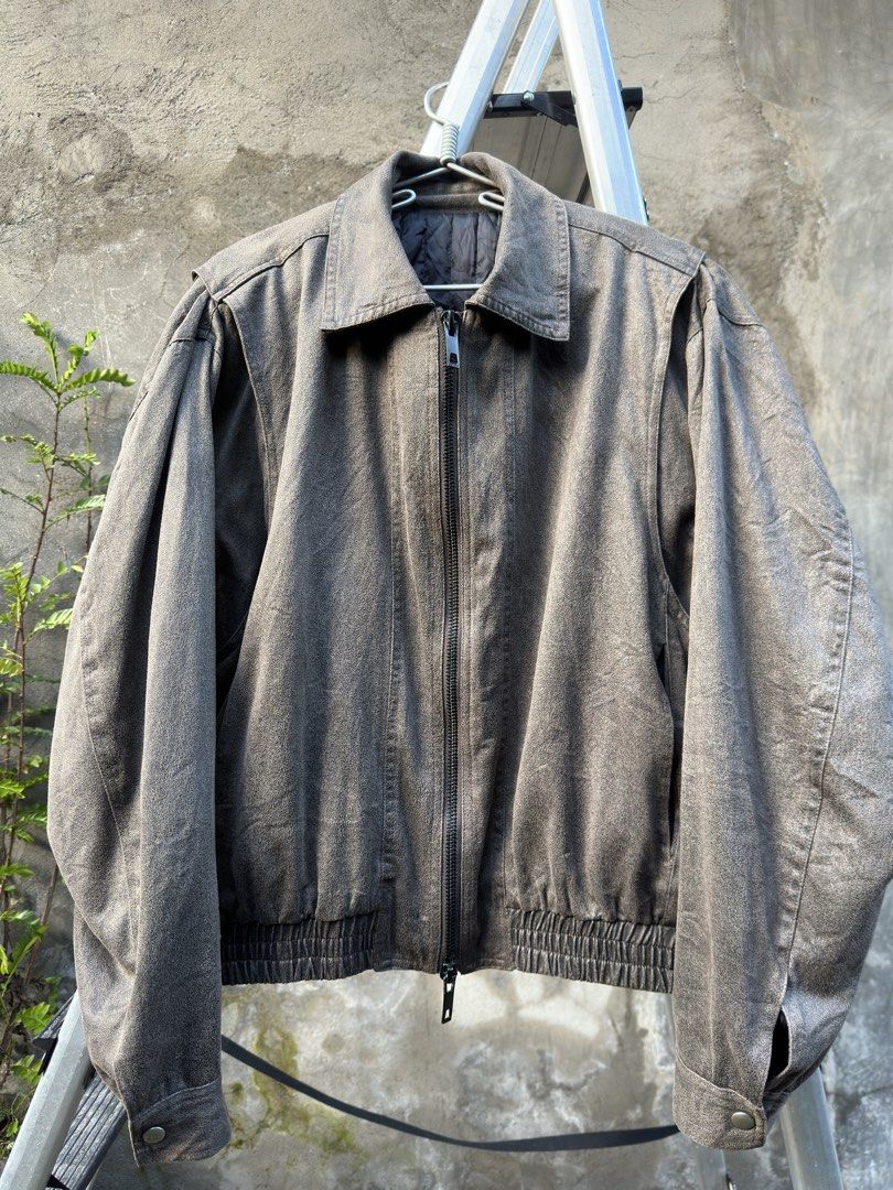 LAFUDGE BUFFED LEATHER JACKET - FOR SALE‼️ (Category: Coats, Jackets and Outerwear) located in Molave. Submitted by seriousjay (Listing ID 1470802296, Image 1). Description: LAFUDGE BUFFED LEATHER JACKET - FOR SALE‼️ ⚠️Strictly pay first via gcash For only ₱700 with shipping -Original Lafudge store -Pure Leather Suede Jacket -Unisex Mens & Ladies -No hidden flaws -Color Grade: 9.8/10 Size: (Small on tag) SMALL - MEDIUM Length: 24 Width: 25 Sleeve