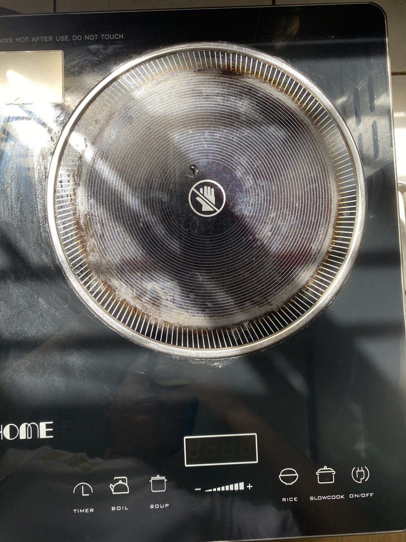 Lahoma Double Burner Electric Induction Cooker (Category: Cookers) located in Manila. Submitted by loise0205 (Listing ID 1470776920, Image 3). Description: - Brand: Lahoma - Type: Double burner induction cooker - Controls: Digital touch controls with dual LED displays - Features: Multiple preset cooking modes (fry, BBQ, grill, roast, boil, soup, rice, slow cook) and dual heating zones with safety warnings - Condition: Fully operational; glass top