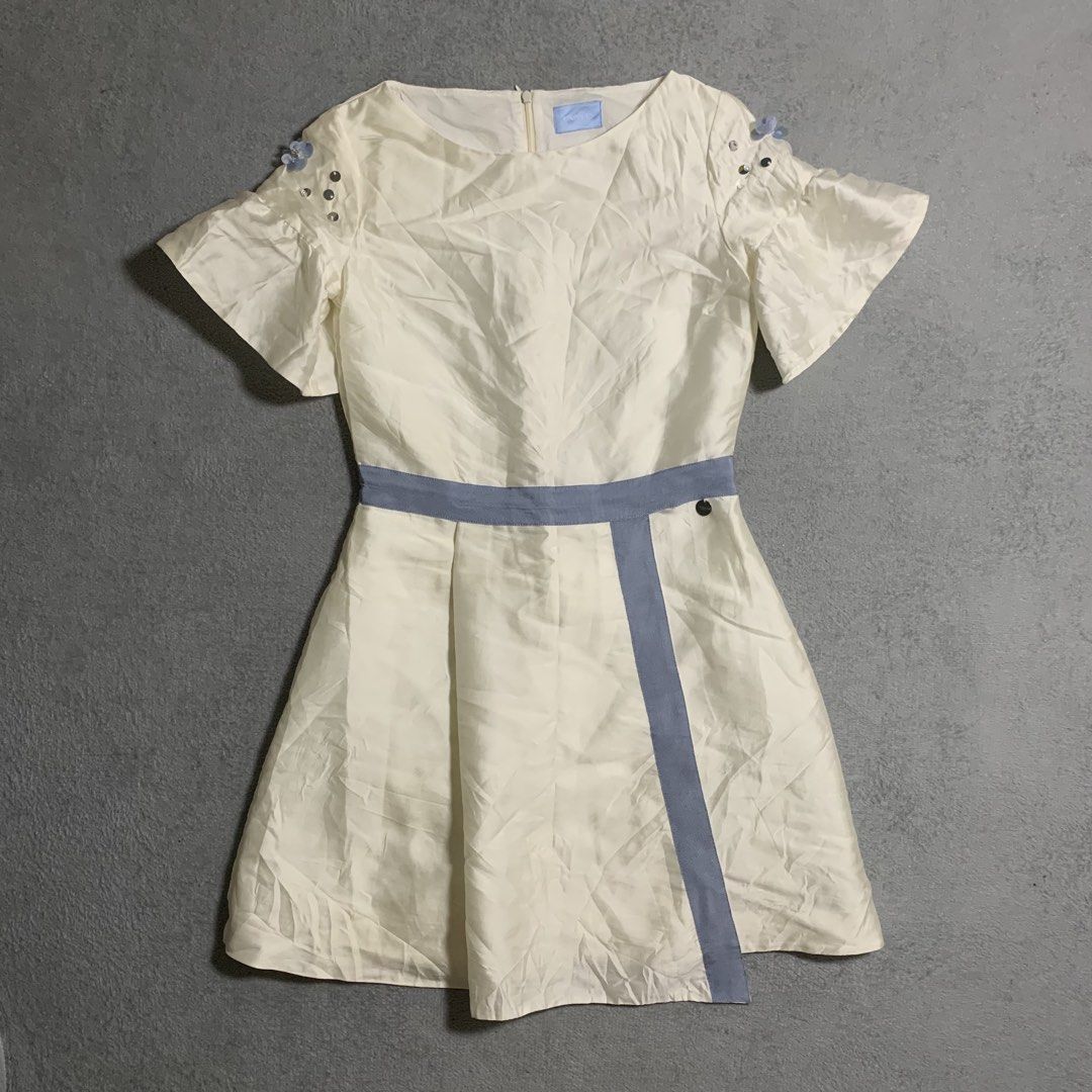lanvin formal white dress (Category: Dresses) located in Arayat. Submitted by capymelon (Listing ID 1470789172, Image 1). Description: size : small - medium issue : small cut color may vary due to lighting items are negotiable but no lowballing send me a message if interested! 📍pampanga j&t courier sf is ₱54-₱84 .