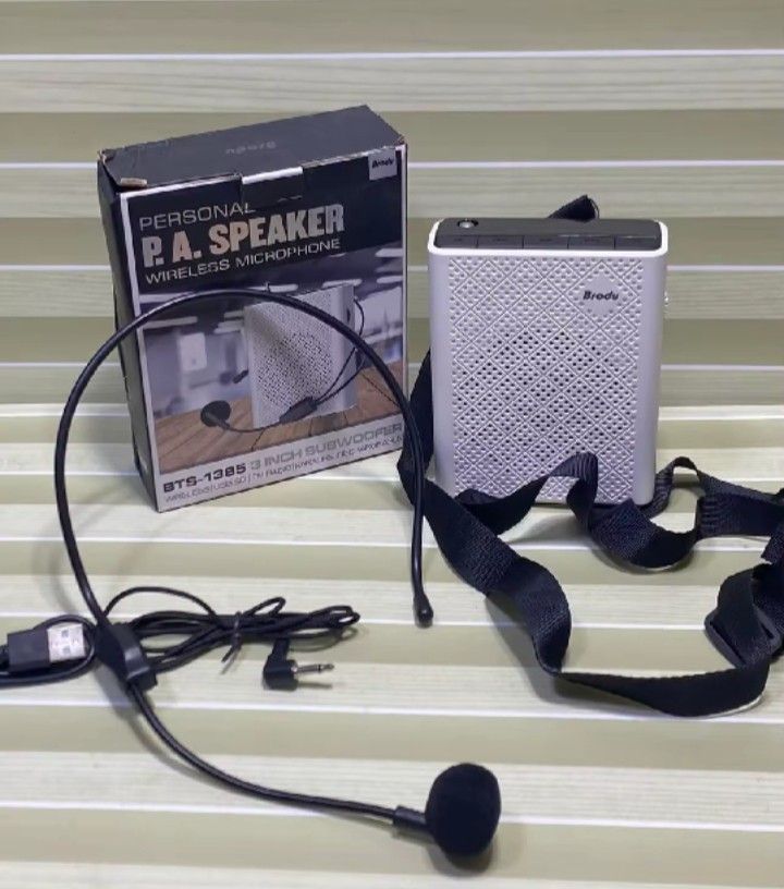 Lapel brodu wired mic (Category: Microphones) located in Manila. Submitted by iliasjen (Listing ID 1470836032, Image 1). Description: .