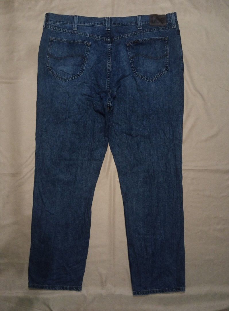 Lee Relaxed Fit Jeans Blue Size 46 (Category: Jeans) located in Santa Barbara. Submitted by crazydave (Listing ID 1470777111, Image 2). Description: LEE Regular Fit Jeans Waist:46 Length:45.5 Hem:9 -450+sf.