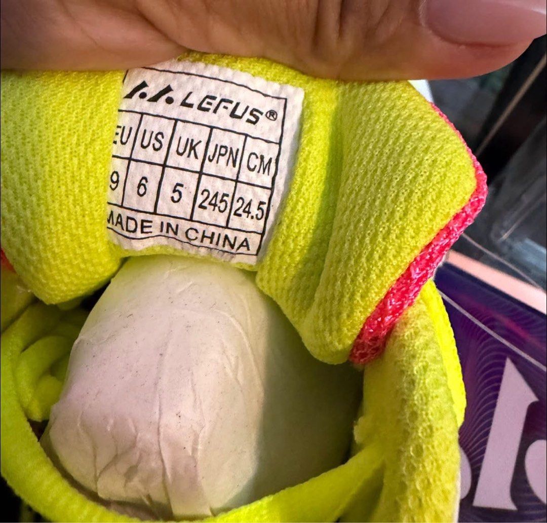 Lefus sports shoes (Category: Racket and Ball Sports) located in Taytay. Submitted by murahubblueapppage (Listing ID 1470788296, Image 2). Description: Racket shoes available original Lefus ox tendon sole L018 24.5 cm .