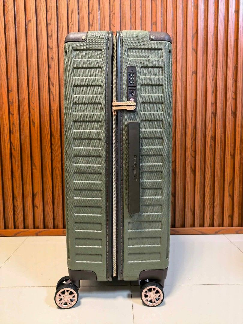Legend Walker (Category: Luggage) located in Manila. Submitted by jzjapansurplus (Listing ID 1470752136, Image 3). Description: Brand: Legend Walker Deck Zipper Plus ✨ Like New Condition ✅ 💯 Legit Brand ✅ Medium luggage ✅ H25" x L16" x D9.5 inches ✅ Heavy Duty Guaranteed ✅ 360°Wheels All smooth ✅ TSA007 Lock with Key.