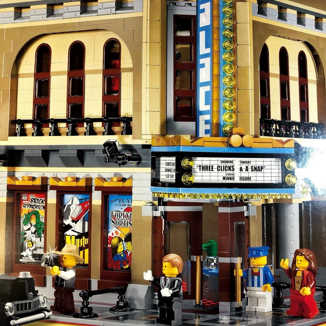 LEGO 10232 Creator Expert – Palace Cinema (Unopened) (Category: Lego & Building Sets) located in Caloocan City. Submitted by letao_shopping_ph (Listing ID 1470809196, Image 3). Description: ■ LEGO 10232 Creator Expert: Palace Cinema. This item is unopened. ■ Released in 2013. ■ The outer box shows signs of wear, such as scuffs or dents—either present at the time of purchase or developed over time (please refer to the images). 🇯🇵 Interested in t