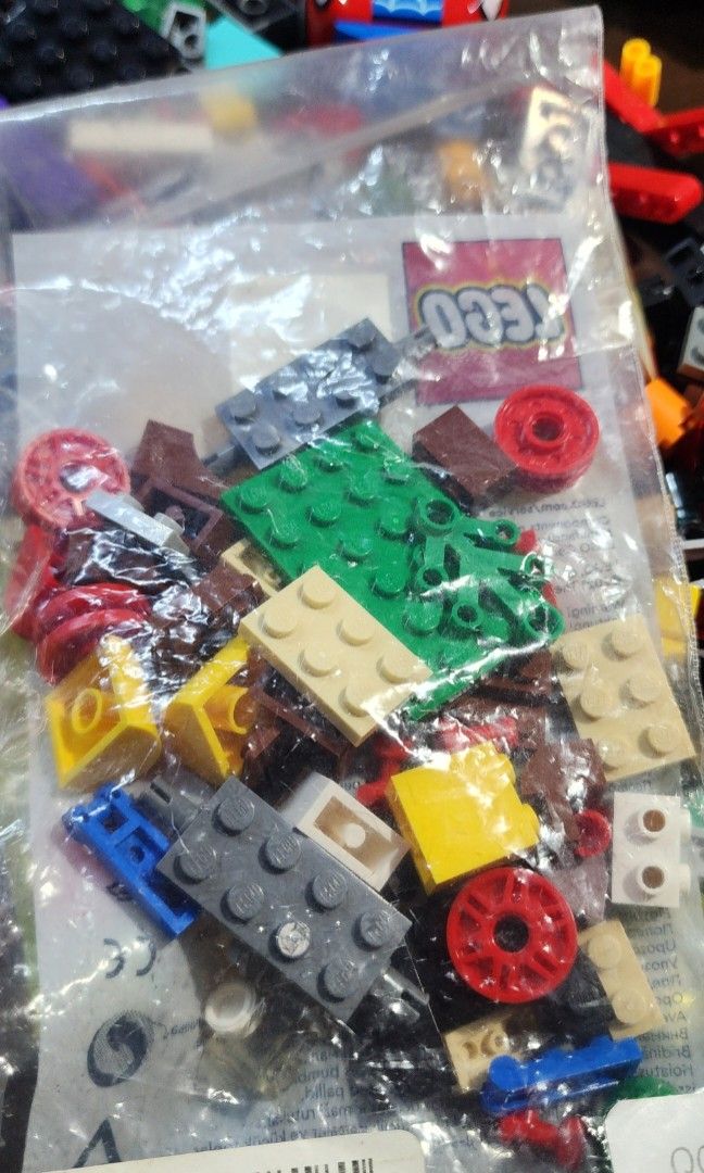 Lego (Category: Lego & Building Sets) located in Baguio. Submitted by coffeesilvershadow_28 (Listing ID 1470805986, Image 3). Description: - From HK box - Signs of usage po.Isama ko na po ung container. - Take all and buy as is - Almost all may lego markings, so far ung mini figures and ung nasa small container lang ang walang markings - Baguio dropping - Jnt shipping- payment first plus sf before shipping.