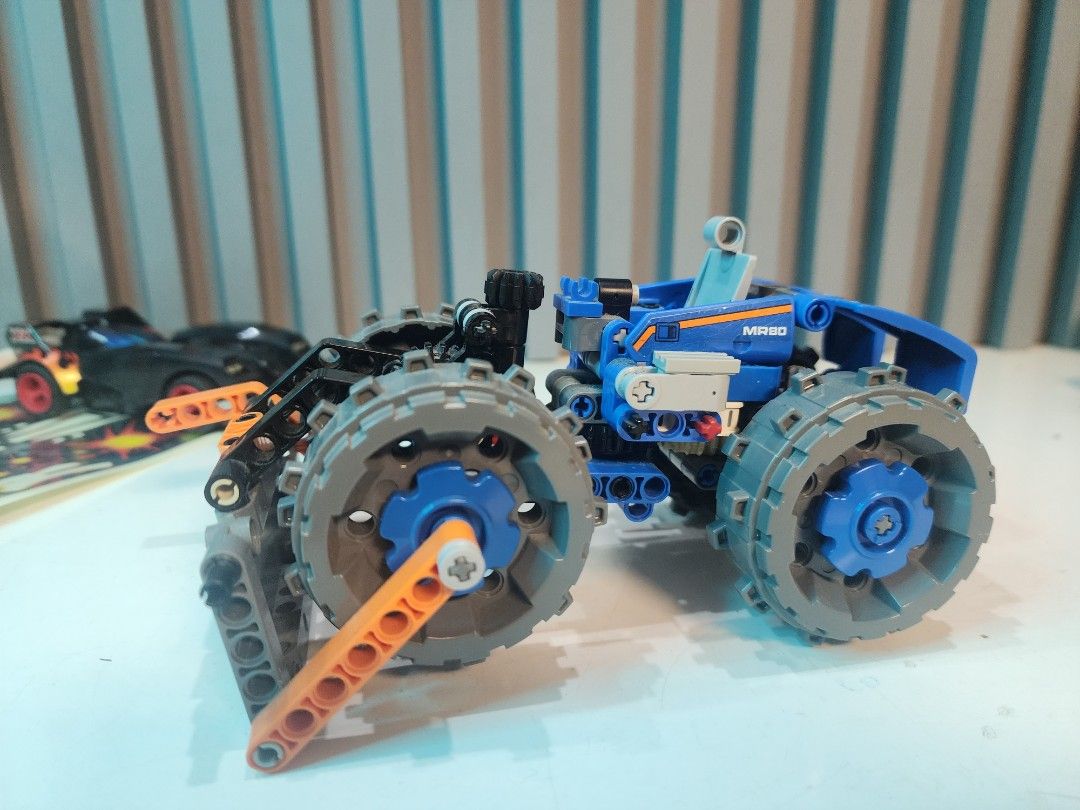 LEGO Technic Dozer Compactor (Category: Lego & Building Sets) located in Tarlac. Submitted by ziv_surplus (Listing ID 1470894226, Image 1). Description: Missing parts Please refer on the photos.