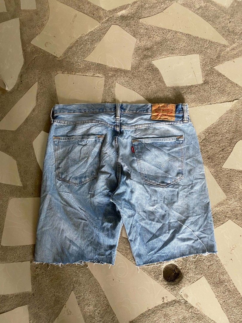 Levi's 501 light wash cut pants (Category: Shorts) located in Borongan. Submitted by thrift-real2.0 (Listing ID 1470763551, Image 1). Description: Levi's 501 light wash cut pants good condition waist: 36 length: 20 color rate: 9.5/10 issue: cut pants 550 shipped.