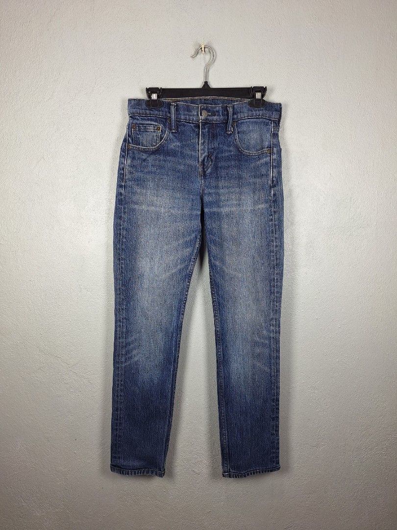 Levi's 511 Slim Fit Jeans (Category: Jeans) located in Sibulan. Submitted by studioxano (Listing ID 1470756142, Image 2). Description: Levi's 511 Slim Fit Jeans -P1,500 + SF Size 29-30 / Length 39.5 / Hem 6.5 Excellent condi 9.5/10 color rate presentable sign usage no major issue Loc: Dumaguete city.