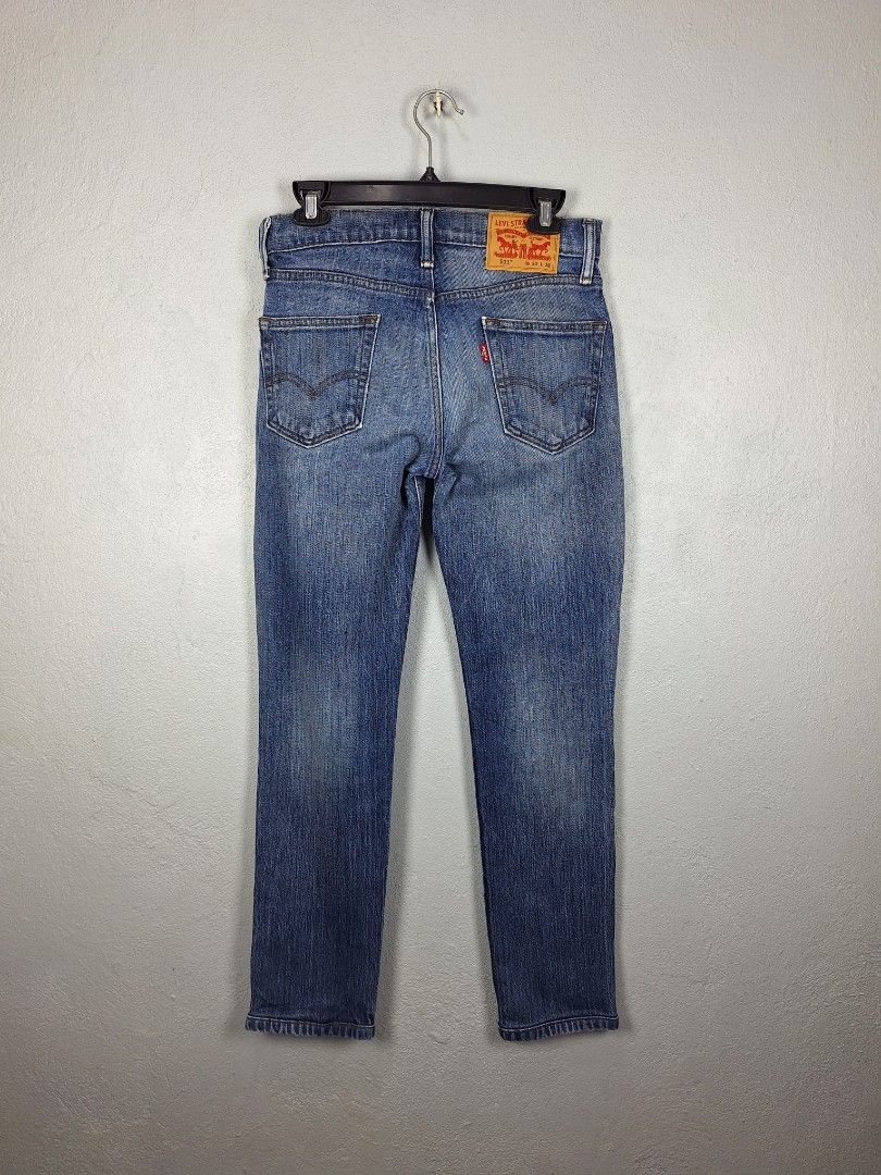 Levi's 511 Slim Fit Jeans (Category: Jeans) located in Sibulan. Submitted by studioxano (Listing ID 1470756142, Image 1). Description: Levi's 511 Slim Fit Jeans -P1,500 + SF Size 29-30 / Length 39.5 / Hem 6.5 Excellent condi 9.5/10 color rate presentable sign usage no major issue Loc: Dumaguete city.